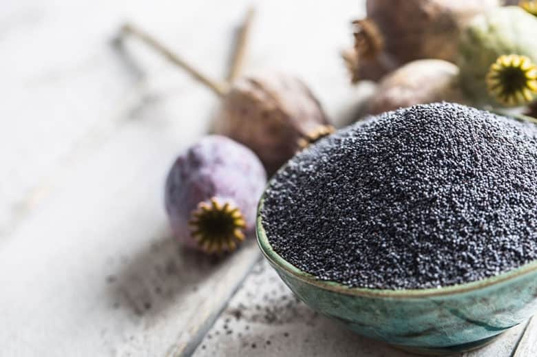 How Long Do Poppy Seeds Last? Do Poppy Seeds Go Bad? | EatDelights