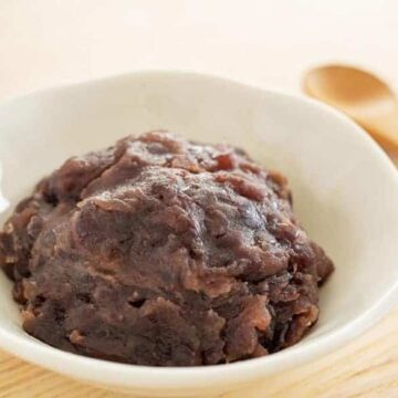 what does red bean paste taste like