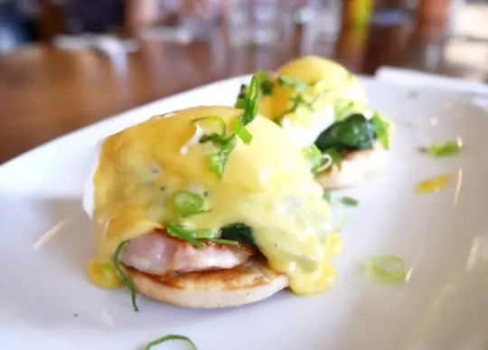 reheating egg benedict in microwave