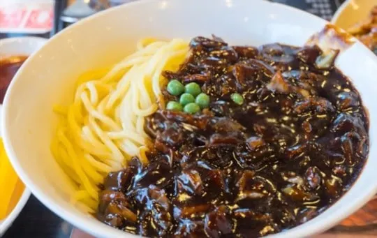 are chapagetti and jajangmyeon the same thing