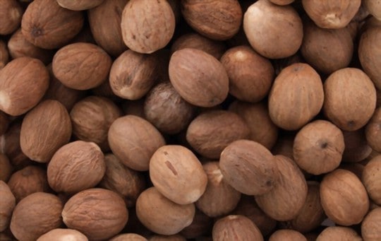 what does nutmeg taste like