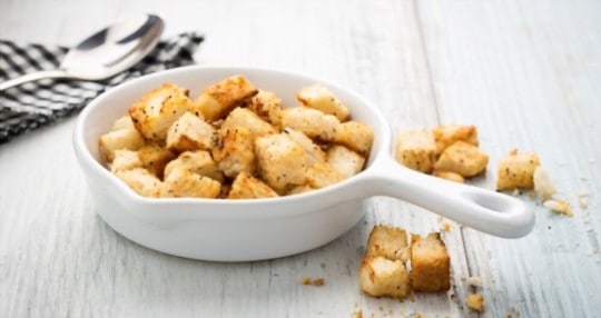how to store croutons