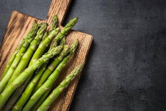 what does asparagus taste like