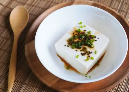 steamed tofu with soy sauce