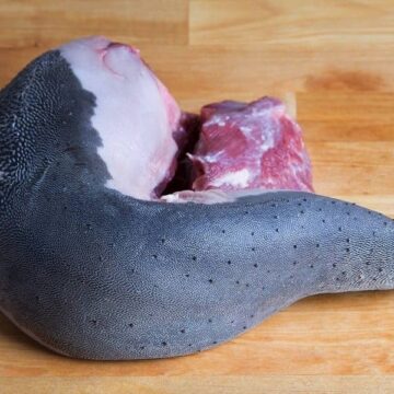 what does beef tongue taste like