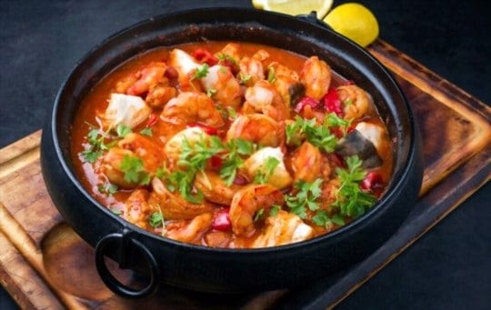 What to Serve wtih Cioppino - 7 BEST Side Dishes