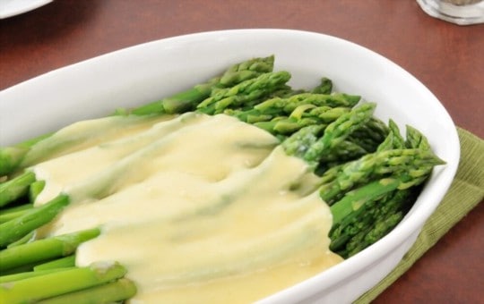 asparagus and hollandaise sauce