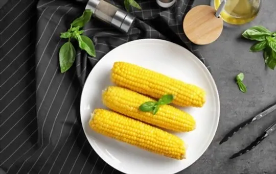 corn on the cob wbutter and herbs