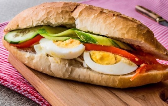 egg and cheese sandwich