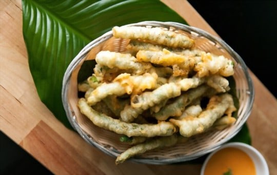 green bean fries with dipping sauce