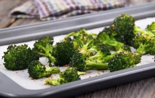 roasted broccoli with red pepper flakes