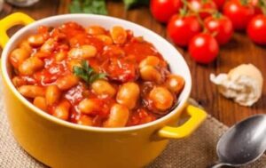 what to serve with baked beans