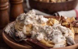 what to serve with biscuits and gravy