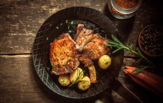 bbq rubbed pork chops and peaches