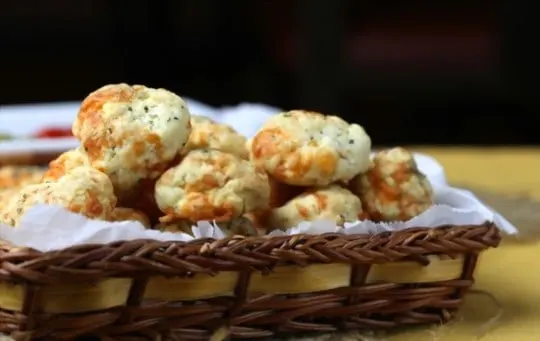 cheddar biscuits with chives