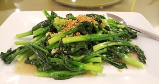 choy sum with garlic sauce