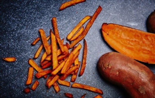 sweet potato fries with maple dipping sauce