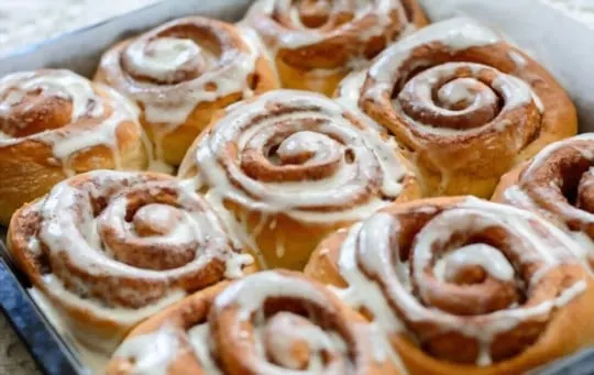 what to serve with cinnamon rolls best side dishes