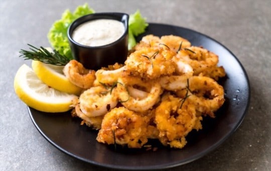 What to Serve with Fried Calamari? 8 BEST Side Dishes
