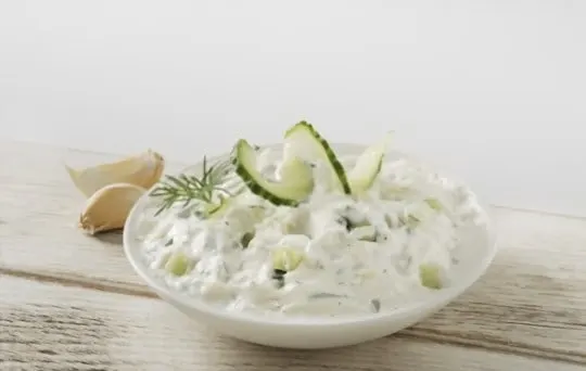 what to serve with tzatziki best side dishes