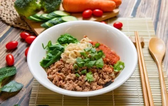 cold rice noodles with peanut sauce