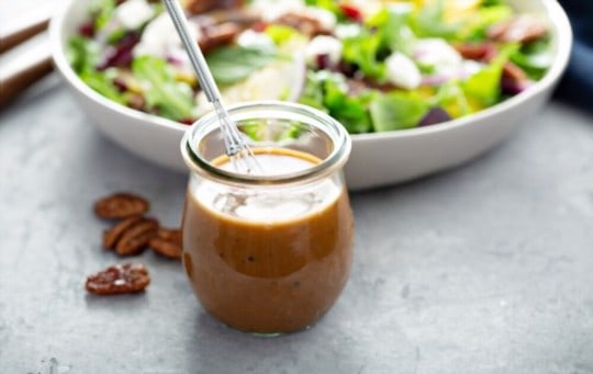 simple salad with lemon dressing