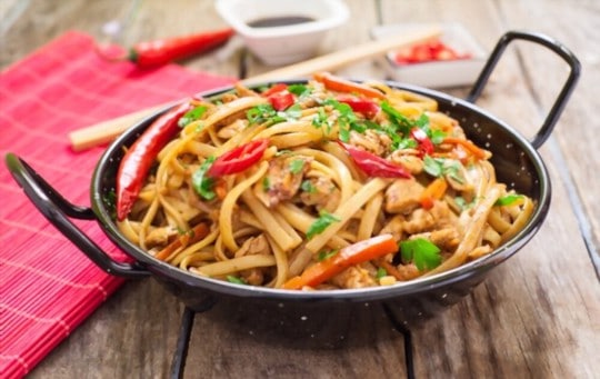 What to Serve with Chow Mein? 8 BEST Side Dishes