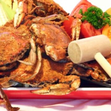 what does old bay taste like