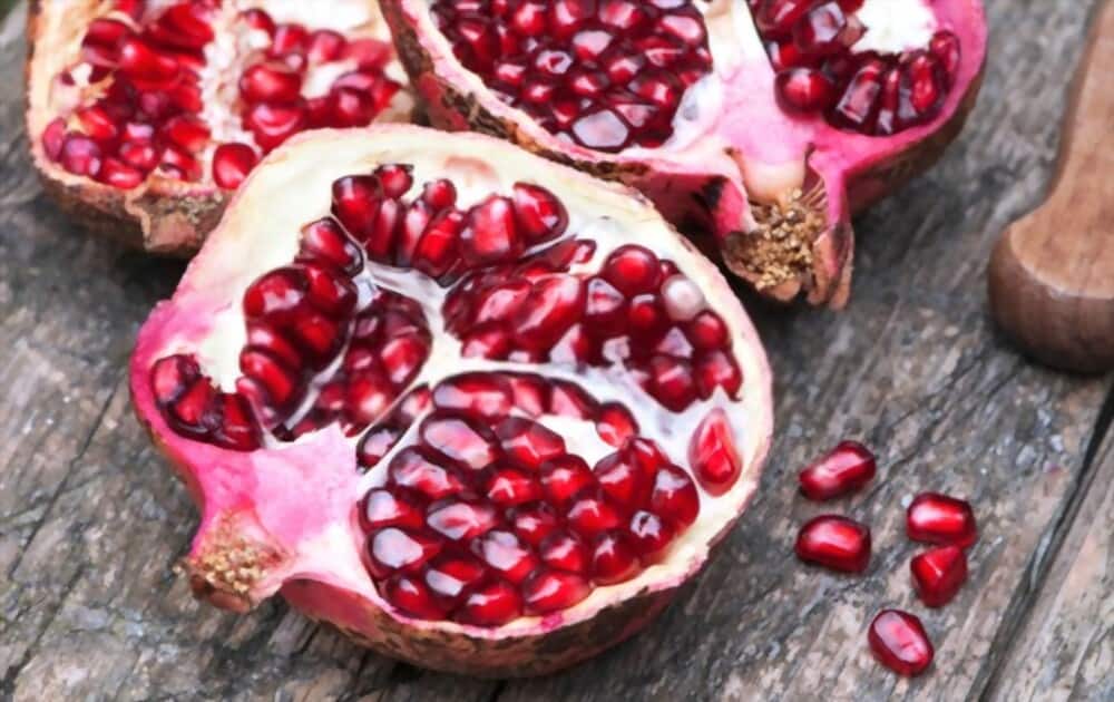 What Does Pomegranate Taste Like? Does Pomegranate Taste Good?